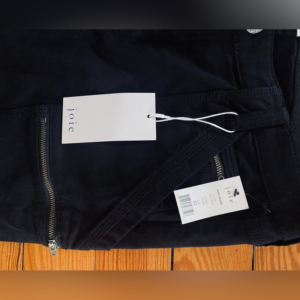 NWT black denim with cargo pockets and zip size 32
Joie obo - Picture 2 of 3